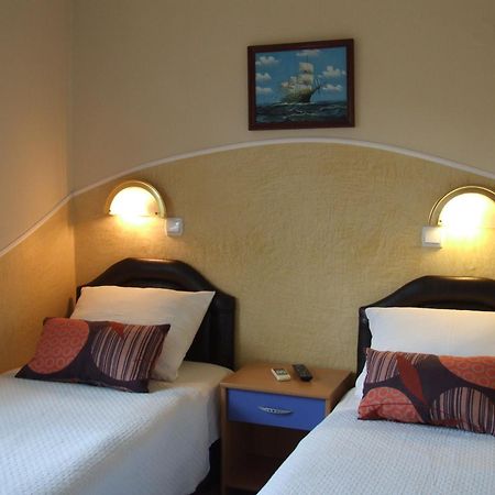 Apartments Pod Lozom With Seaview Petrovac Værelse billede