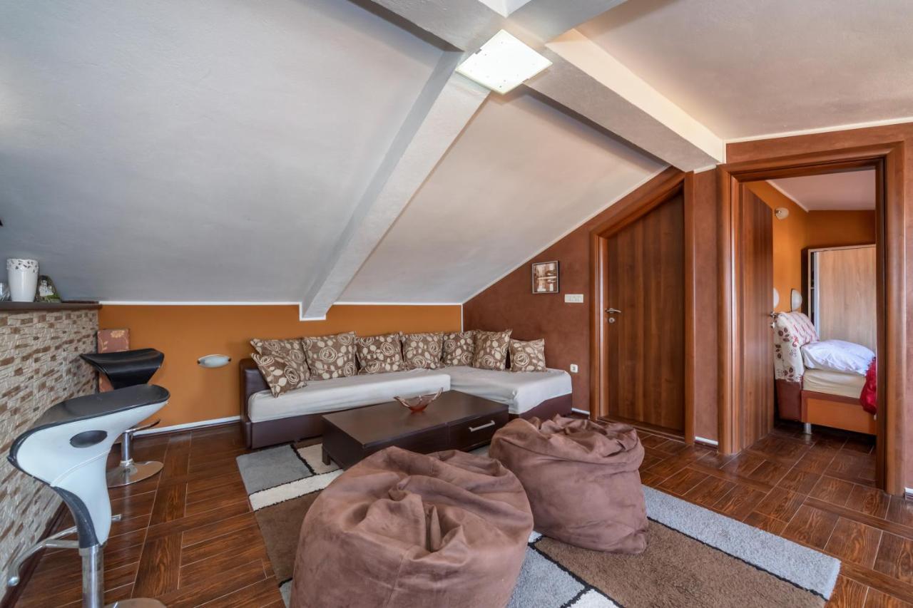 Apartments Pod Lozom With Seaview Petrovac Værelse billede