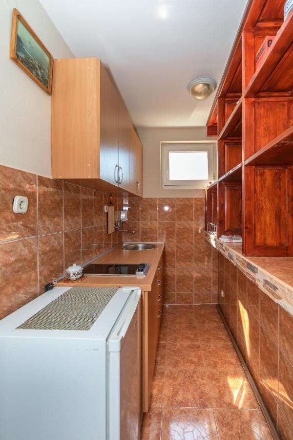 Apartments Pod Lozom With Seaview Petrovac Værelse billede