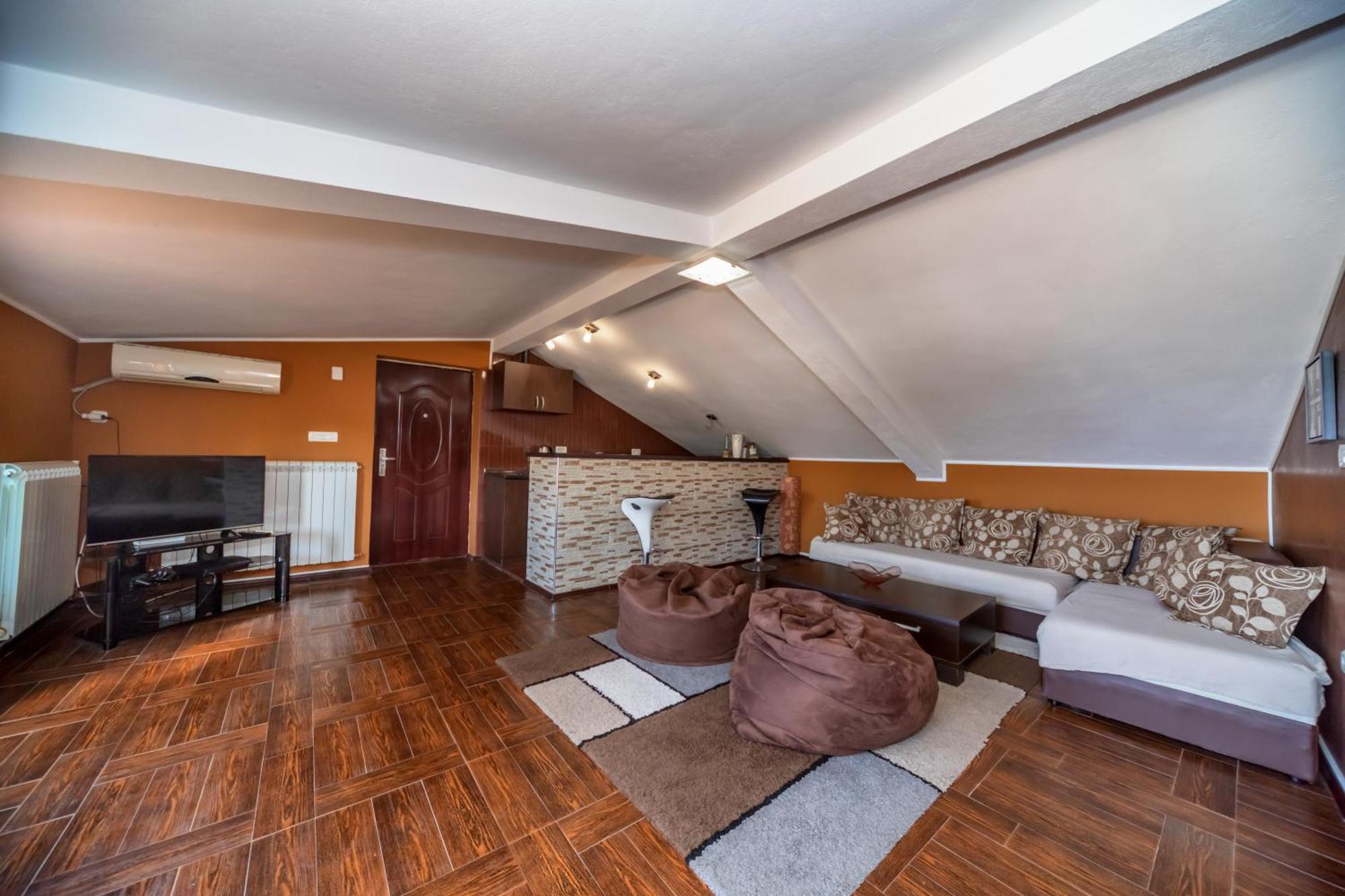Apartments Pod Lozom With Seaview Petrovac Værelse billede